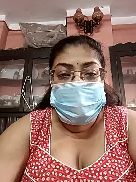 Snapshot of LAVERNIYA_ chatting on 12.26.24 LAVERNIYA  online show from 12.26.24