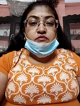 Snapshot of LAVERNIYA_ chatting on 12.28.24 LAVERNIYA  online show from 12.28.24