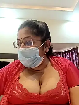 Snapshot of LAVERNIYA_ chatting on 01.02.25 LAVERNIYA  online show from 01.02.25