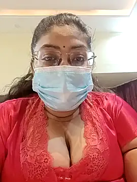 Snapshot of LAVERNIYA_ chatting on 01.02.25 LAVERNIYA  online show from 01.02.25