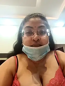 Snapshot of LAVERNIYA_ chatting on 01.04.25 LAVERNIYA  online show from 01.04.25