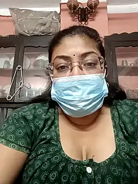 Snapshot of LAVERNIYA_ chatting on 01.05.25 LAVERNIYA  online show from 01.05.25