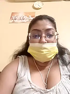 Snapshot of LAVERNIYA_ chatting on 01.17.25 LAVERNIYA  online show from 01.17.25