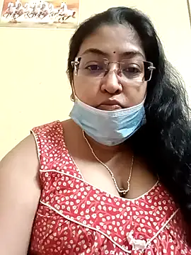 Snapshot of LAVERNIYA_ chatting on 02.01.25 LAVERNIYA  online show from 02.01.25