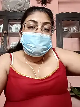 Snapshot of LAVERNIYA_ chatting on 02.13.25 LAVERNIYA  online show from 02.13.25