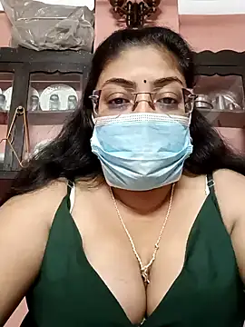 Snapshot of LAVERNIYA_ chatting on 02.13.25 LAVERNIYA  online show from 02.13.25