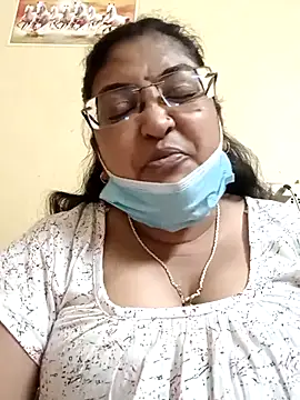 Snapshot of LAVERNIYA_ chatting on 02.28.25 LAVERNIYA  online show from 02.28.25