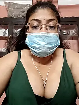 Snapshot of LAVERNIYA_ chatting on 02.28.25 LAVERNIYA  online show from 02.28.25