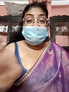 Snapshot of LAVERNIYA_ chatting on 03.01.25 LAVERNIYA  online show from 03.01.25