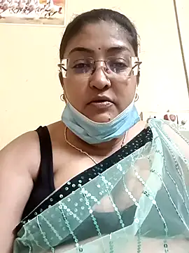 Snapshot of LAVERNIYA_ chatting on 03.02.25 LAVERNIYA  online show from 03.02.25