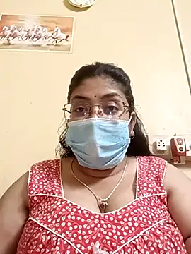 Snapshot of LAVERNIYA_ chatting on 03.02.25 LAVERNIYA  online show from 03.02.25