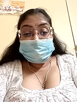 Snapshot of LAVERNIYA_ chatting on 03.03.25 LAVERNIYA  online show from 03.03.25