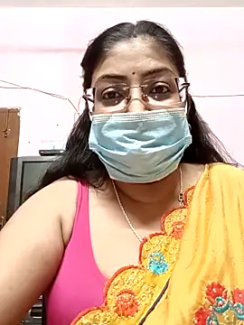 Snapshot of LAVERNIYA_ chatting on 03.06.25 LAVERNIYA  online show from 03.06.25