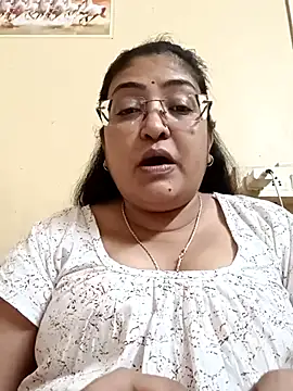 Snapshot of LAVERNIYA_ chatting on 03.07.25 LAVERNIYA  online show from 03.07.25