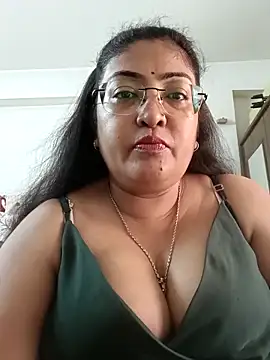 Snapshot of LAVERNIYA_ chatting on 09.13.25 LAVERNIYA  online show from 09.13.25