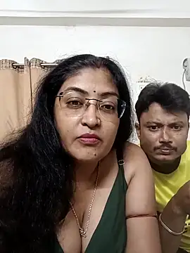 Snapshot of LAVERNIYA_ chatting on 09.18.25 LAVERNIYA  online show from 09.18.25