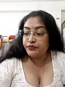 Snapshot of LAVERNIYA_ chatting on 09.23.25 LAVERNIYA  online show from 09.23.25