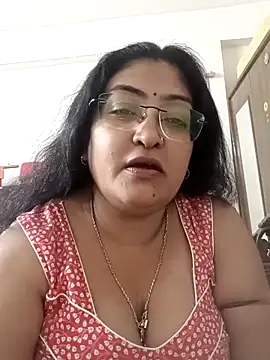 Snapshot of LAVERNIYA_ chatting on 09.24.25 LAVERNIYA  online show from 09.24.25