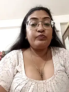 Snapshot of LAVERNIYA_ chatting on 09.26.25 LAVERNIYA  online show from 09.26.25