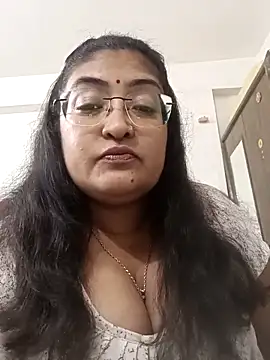 Snapshot of LAVERNIYA_ chatting on 10.14.25 LAVERNIYA  online show from 10.14.25