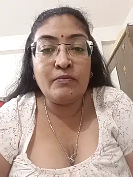 Snapshot of LAVERNIYA_ chatting on 10.16.25 LAVERNIYA  online show from 10.16.25