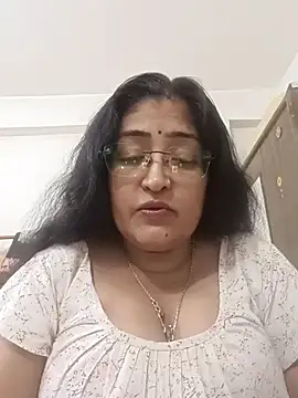 Snapshot of LAVERNIYA_ chatting on 10.24.25 LAVERNIYA  online show from 10.24.25