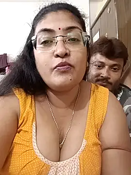 Snapshot of LAVERNIYA_ chatting on 10.27.25 LAVERNIYA  online show from 10.27.25