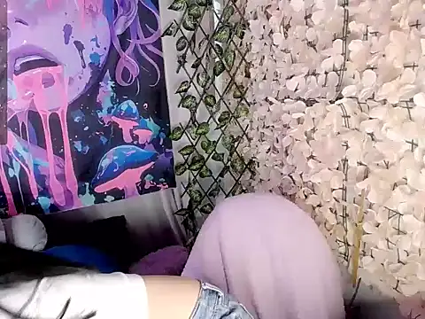 Snapshot of barbarablade chatting on 10.20.25 barbarablade online show from 10.20.25