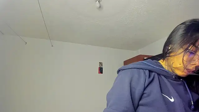 nicole volkov online show from 03.18.25