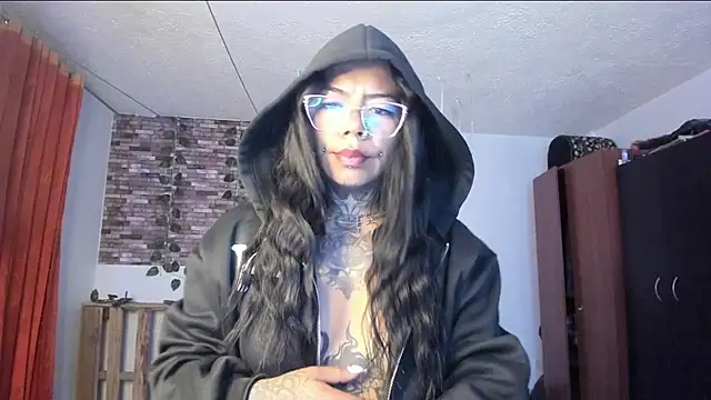 Snapshot of nicole_volkov chatting on 11.11.25 nicole volkov online show from 11.11.25