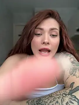 Snapshot of Accole chatting on 02.19.25 Accole online show from 02.19.25