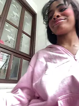 Snapshot of adaraSmiith chatting on 12.13.24 adaraSmiith online show from 12.13.24