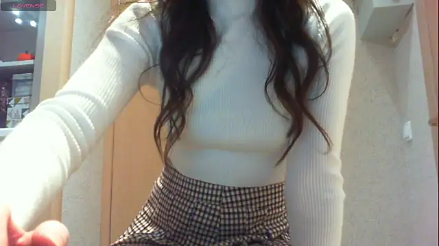 Snapshot of khu_yam chatting on 02.16.25 khu yam online show from 02.16.25