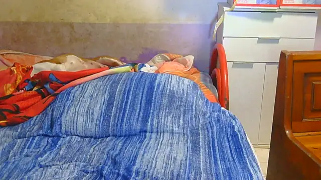 Snapshot of couplemilf2 chatting on 02.07.25 couplemilf2 online show from 02.07.25