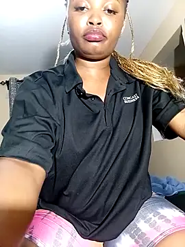 Snapshot of fatassmessey chatting on 10.03.25 fatassmessey online show from 10.03.25