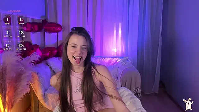 Snapshot of Goldy_Grace_ chatting on 02.13.25 Goldy Grace online show from 02.13.25