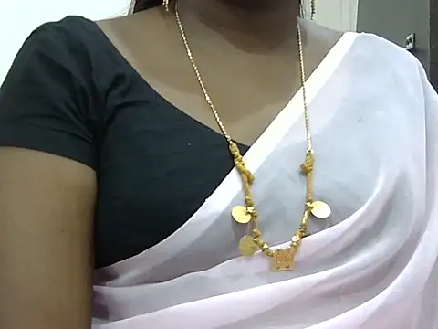 Snapshot of Hot_akshara chatting on 09.11.25 Hot akshara online show from 09.11.25