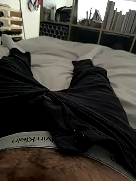 Snapshot of SexyHairyBoy2 chatting on 11.03.25 SexyHairyBoy2 online show from 11.03.25