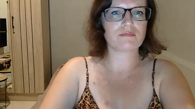 Snapshot of CrimsonMistress chatting on 09.13.25 CrimsonMistress online show from 09.13.25