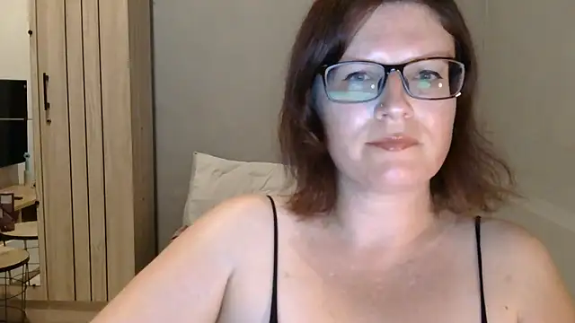 Snapshot of CrimsonMistress chatting on 10.05.25 CrimsonMistress online show from 10.05.25