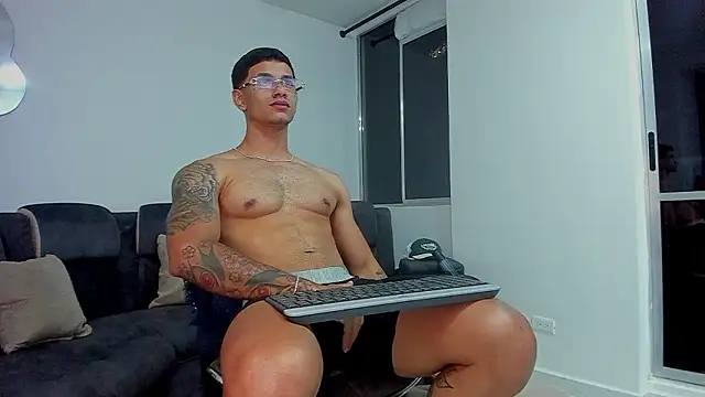 Snapshot of davis_alx1 chatting on 12.03.24 davis alx1 online show from 12.03.24