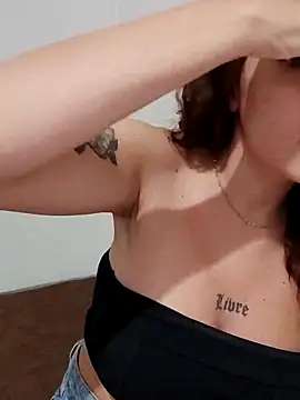 Snapshot of Sweet-diamondxxx chatting on 02.07.25 Sweet-diamondxxx online show from 02.07.25