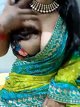 Snapshot of Savita_hotmom chatting on 03.22.25 Savita hotmom online show from 03.22.25