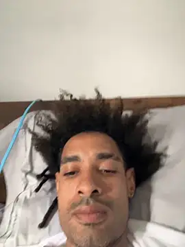 Snapshot of u091 chatting on 01.14.25 u091 online show from 01.14.25