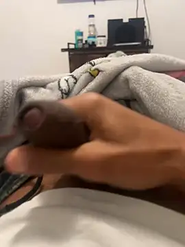 Snapshot of u091 chatting on 03.22.25 u091 online show from 03.22.25