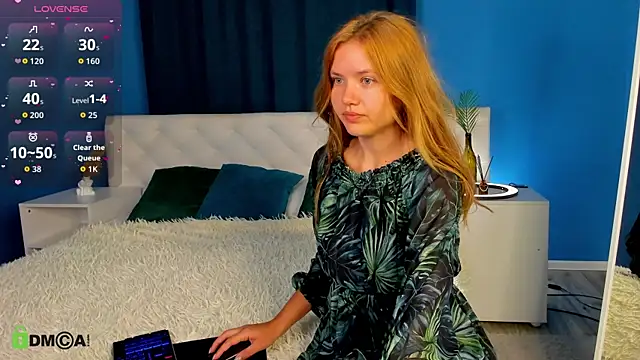 Eva  Lewis online show from 09.29.25