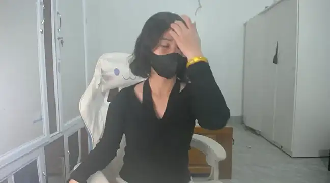 Snapshot of Susu204 chatting on 12.24.24 Susu204 online show from 12.24.24