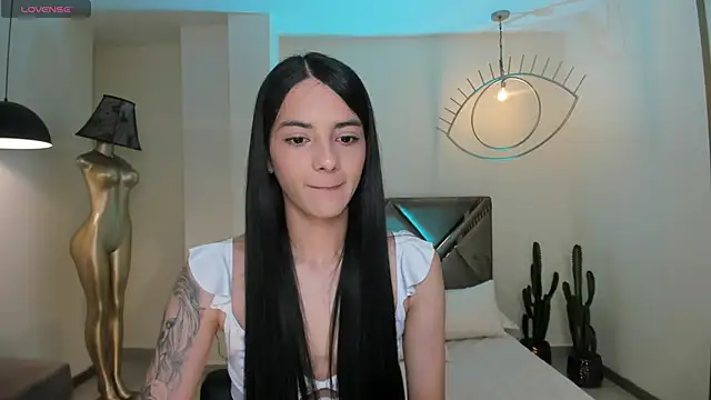 Snapshot of HannahJamesX chatting on 12.05.24 HannahJamesX online show from 12.05.24