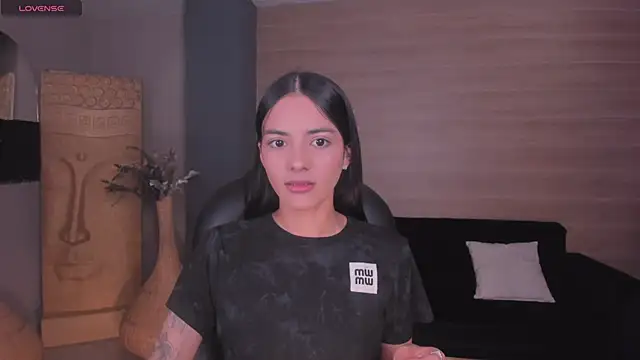 Snapshot of HannahJamesX chatting on 01.03.25 HannahJamesX online show from 01.03.25