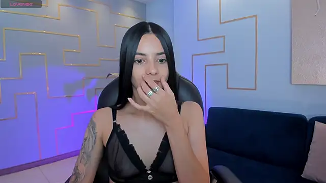 Snapshot of HannahJamesX chatting on 02.08.25 HannahJamesX online show from 02.08.25